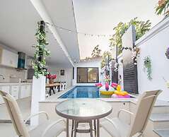 Hunter Hide Pool Villa