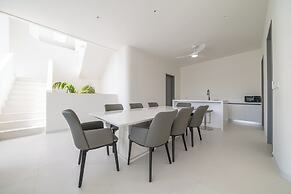 Pool villa with slide karaoke kitchen