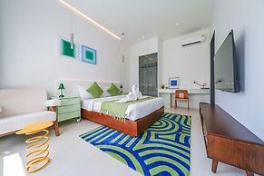 Pool villa with slide karaoke kitchen