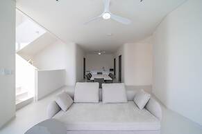 Pool villa with slide karaoke kitchen