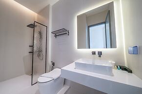 Pool villa with slide karaoke kitchen