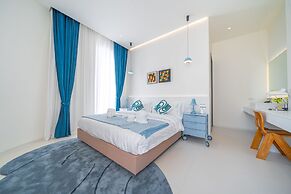 Pool villa with slide karaoke kitchen