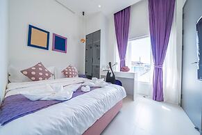 Pool villa with slide karaoke kitchen