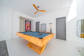Pool villa with slide karaoke kitchen