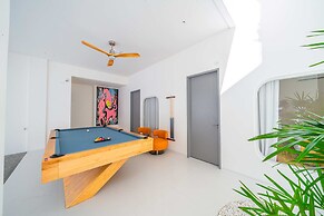 Pool villa with slide karaoke kitchen