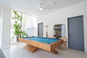 Pool villa with slide karaoke kitchen
