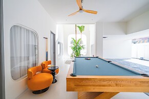 Pool villa with slide karaoke kitchen