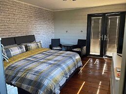 Paulton - Sleeps 2 - Petfriendly - Hottub - Garden