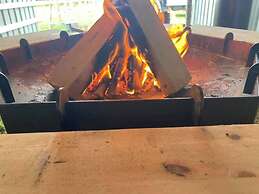 Paulton - Sleeps 2 - Petfriendly - Hottub - Garden