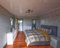 Paulton - Sleeps 2 - Petfriendly - Hottub - Garden