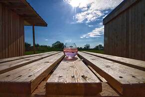 Paulton - Sleeps 2 - Petfriendly - Hottub - Garden