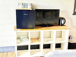 Paulton - Sleeps 2 - Petfriendly - Hottub - Garden