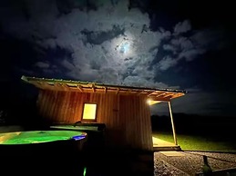 Paulton - Sleeps 2 - Petfriendly - Hottub - Garden