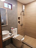 beehive elnido tourist inn