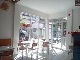 beehive elnido tourist inn