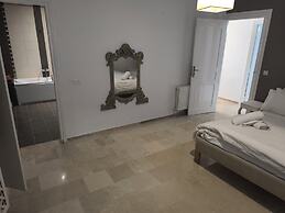 Stylish villa avec parking et piscine