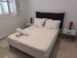 Stylish villa avec parking et piscine