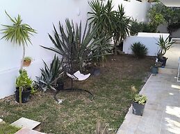 Stylish villa avec parking et piscine