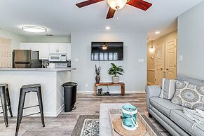 Walk to Ocean: Condo w/ Balcony in Myrtle Beach!