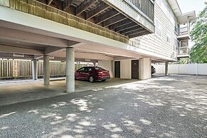 Walk to Ocean: Condo w/ Balcony in Myrtle Beach!
