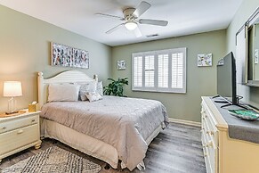 Walk to Ocean: Condo w/ Balcony in Myrtle Beach!