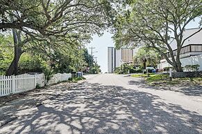 Walk to Ocean: Condo w/ Balcony in Myrtle Beach!