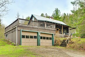 2 Mi to Lake Willoughby: Peaceful Log Cabin!