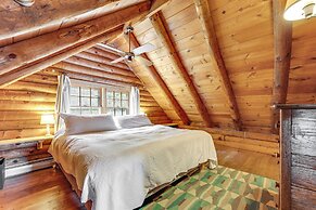 2 Mi to Lake Willoughby: Peaceful Log Cabin!