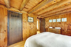 2 Mi to Lake Willoughby: Peaceful Log Cabin!