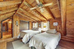 2 Mi to Lake Willoughby: Peaceful Log Cabin!