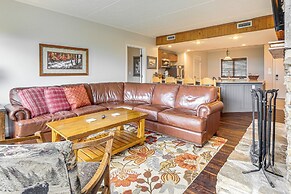 Hike, Swim & Explore: Mtn-view Condo in Gatlinburg