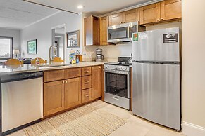 Hike, Swim & Explore: Mtn-view Condo in Gatlinburg