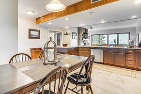 Hike, Swim & Explore: Mtn-view Condo in Gatlinburg