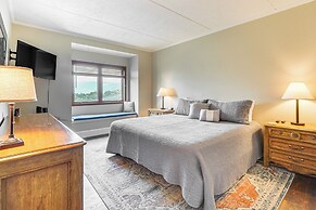 Hike, Swim & Explore: Mtn-view Condo in Gatlinburg