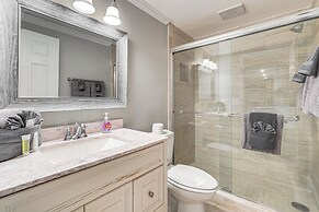 Hike, Swim & Explore: Mtn-view Condo in Gatlinburg