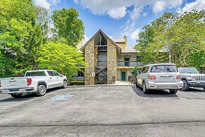Hike, Swim & Explore: Mtn-view Condo in Gatlinburg
