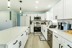 Swim, Fish, Shop & More: Port Charlotte Retreat!