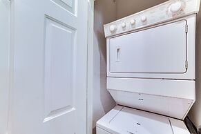 4 Mi to Branson Landing: Resort Condo w/ Balcony