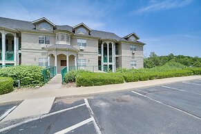 4 Mi to Branson Landing: Resort Condo w/ Balcony