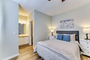 4 Mi to Branson Landing: Resort Condo w/ Balcony