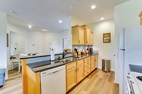 4 Mi to Branson Landing: Resort Condo w/ Balcony