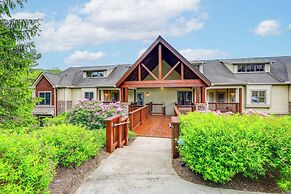 Mountain Condo 2 Mi to Dtwn Banner Elk w/ Views!