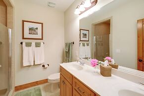 Mountain Condo 2 Mi to Dtwn Banner Elk w/ Views!