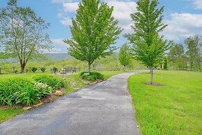 Mountain Condo 2 Mi to Dtwn Banner Elk w/ Views!