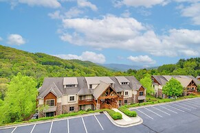 Mountain Condo 2 Mi to Dtwn Banner Elk w/ Views!