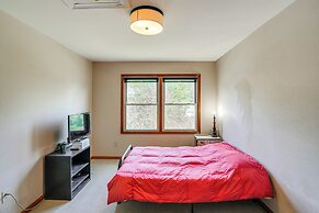 Private Yard & Grill: Quiet Getaway Near Albany!