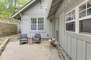 Cottage 3 Mi to Dry Falls: Bring Your Pup!