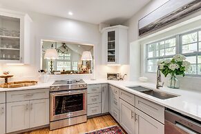 Cottage 3 Mi to Dry Falls: Bring Your Pup!