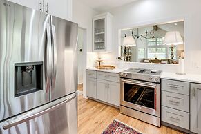 Cottage 3 Mi to Dry Falls: Bring Your Pup!