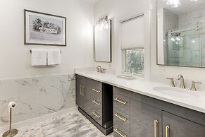 Cottage 3 Mi to Dry Falls: Bring Your Pup!